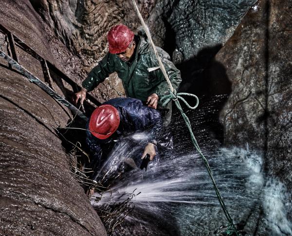 ��ս��Сʱ！��ˮ��˾ȫ������DN2400ԭˮ�������ܶ��ṩˮ��������